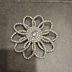 SIGNED Vintage Open Spiral WEISS Clear Rhinestone Flower Pin Brooch!